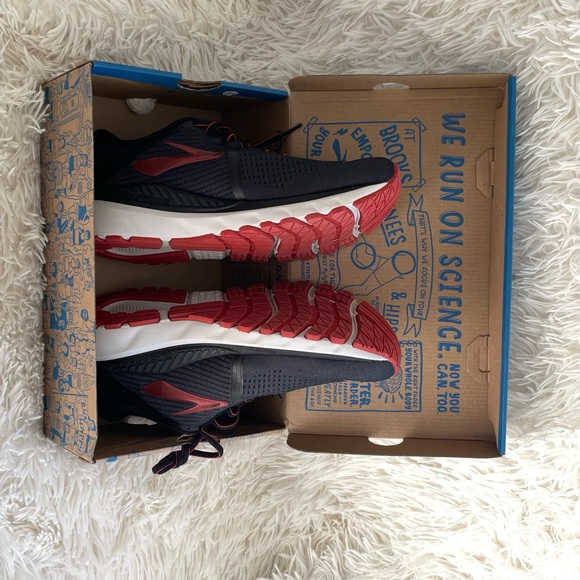 NEW ($156 value) 8.5, Brooks Adrenaline GTS 20 Men’s Sneakers - Picture 6 of 8